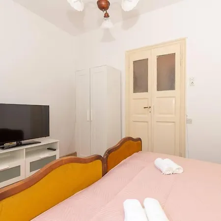 Sweet Center Apartment *